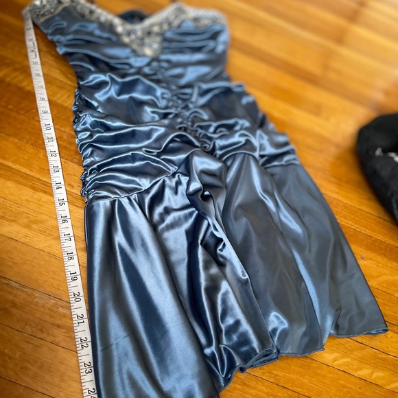 Party dress - Picture 9 of 9